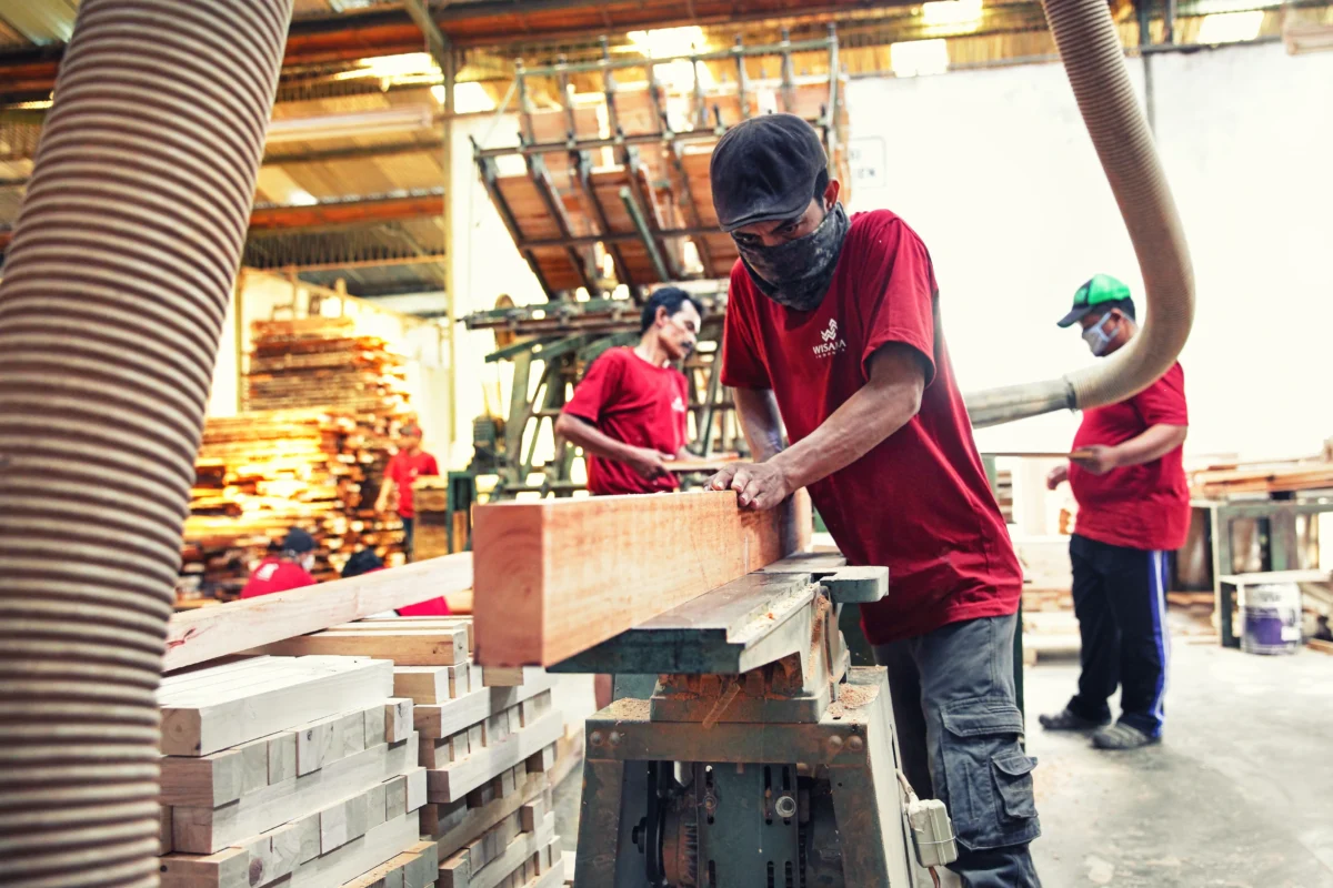 Local Gems vs. Global Glitz: Finding Value in Indonesian Furniture Amidst a Weak Rupiah