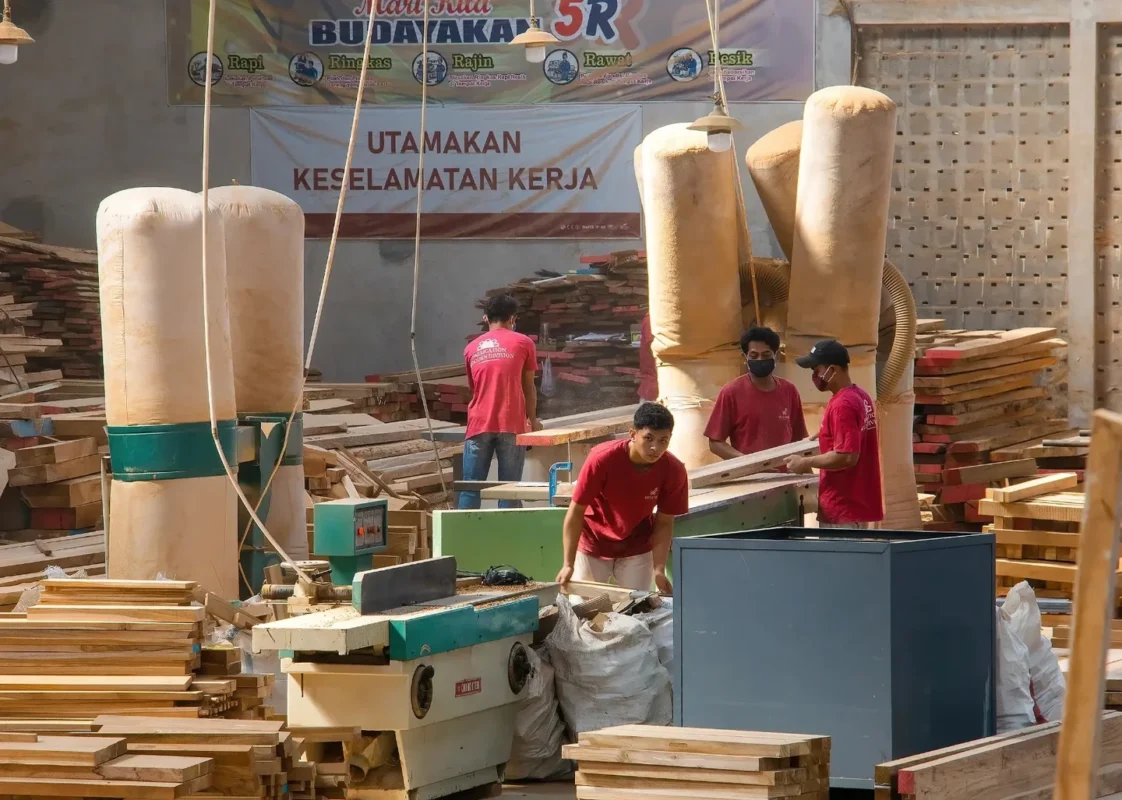 White Label vs. DIY: Why Outsourcing Your Furniture Production is a Game Changer